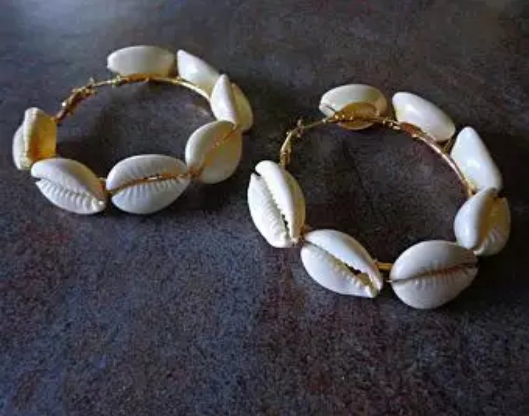 COWRIE SHELL - HOOP EARRINGS